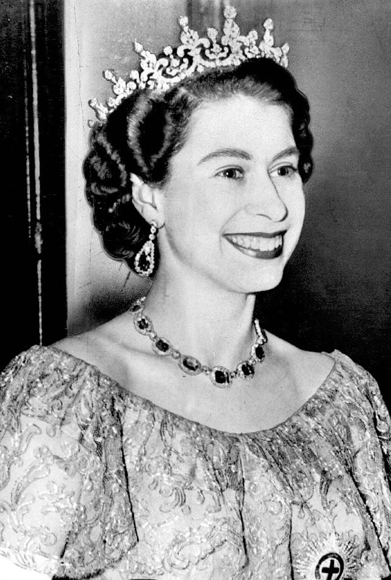 Her Majesty Queen Elizabeth Ii 1926 2022